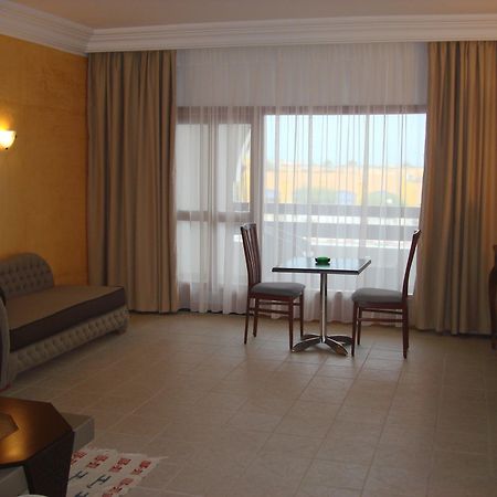 Le Grand Hotels Des Thermes Mezraia Екстериор снимка