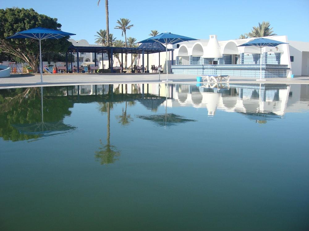 Le Grand Hotels Des Thermes Mezraia Екстериор снимка